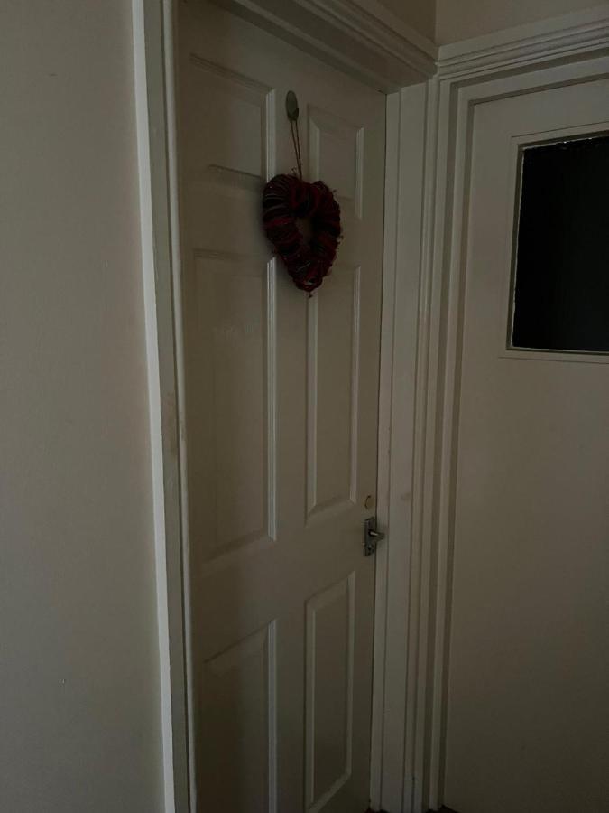 Shared House In Chakeshill Drive Hotel บริสตอล ภายนอก รูปภาพ