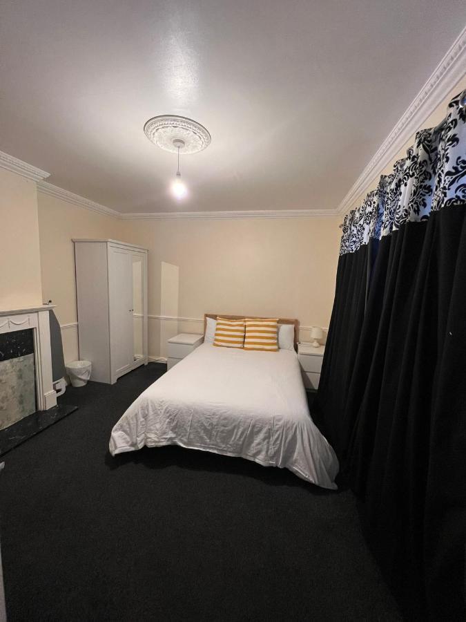 Shared House In Chakeshill Drive Hotel บริสตอล ภายนอก รูปภาพ