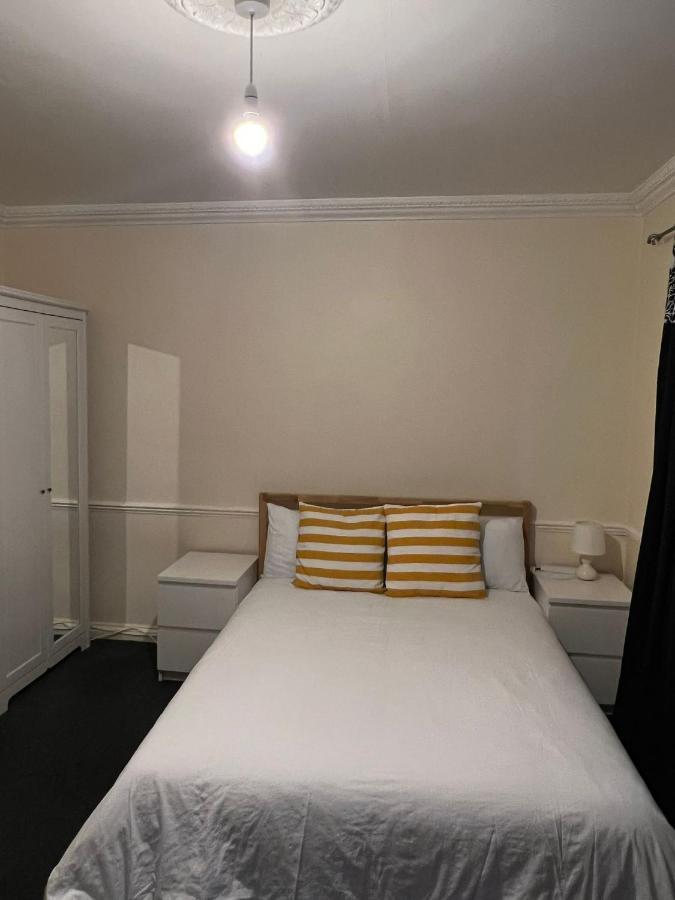 Shared House In Chakeshill Drive Hotel บริสตอล ภายนอก รูปภาพ