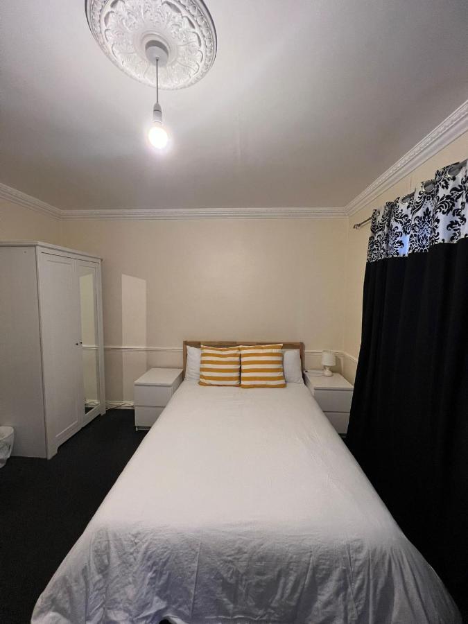 Shared House In Chakeshill Drive Hotel บริสตอล ภายนอก รูปภาพ