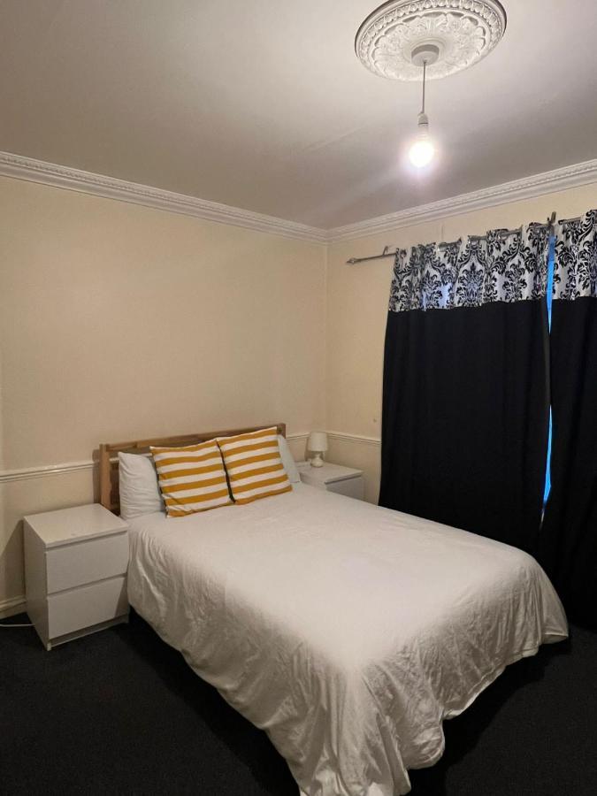 Shared House In Chakeshill Drive Hotel บริสตอล ภายนอก รูปภาพ