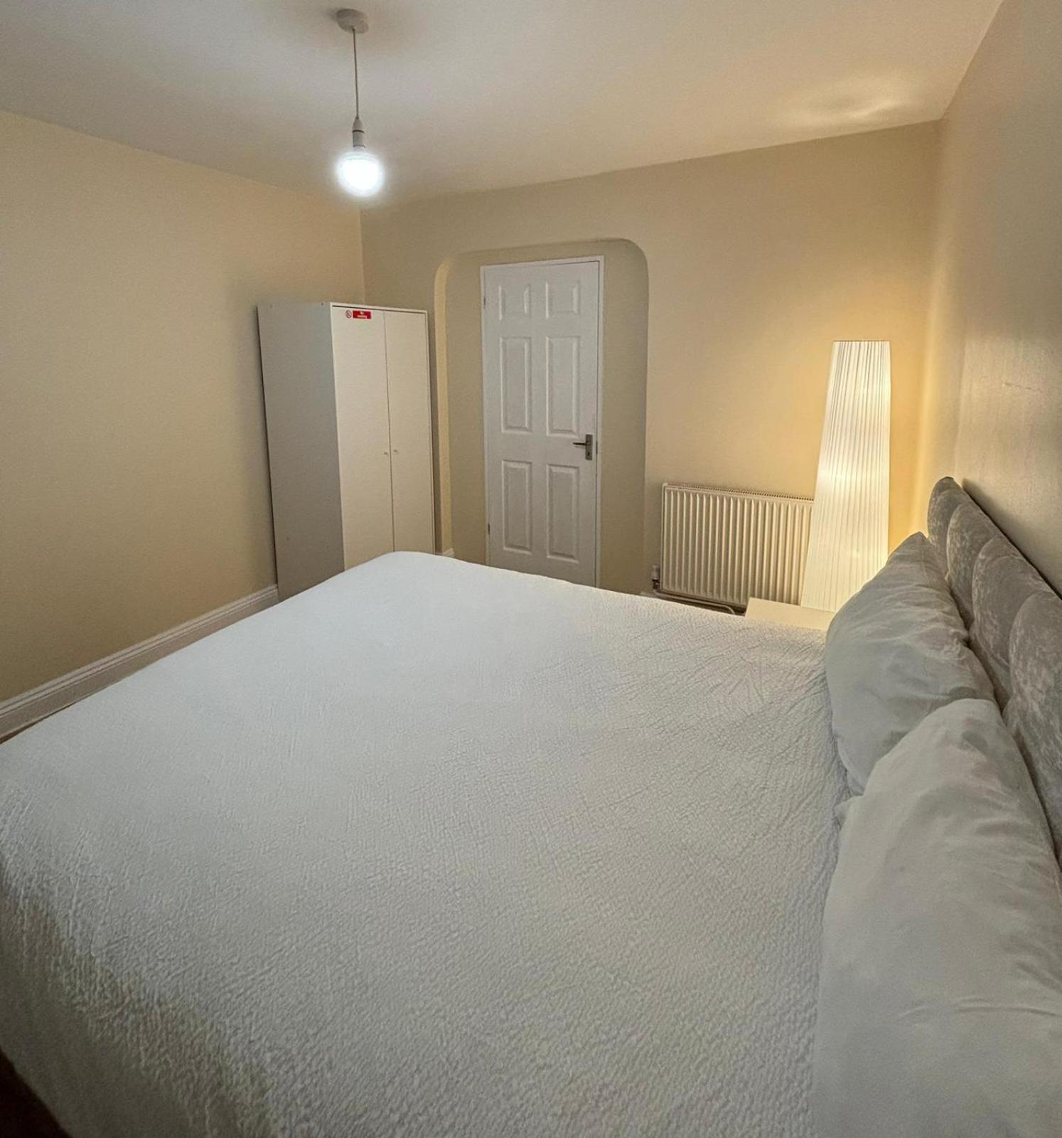 Shared House In Chakeshill Drive Hotel บริสตอล ภายนอก รูปภาพ